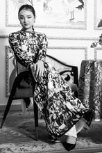 Load image into Gallery viewer, Black and White Film Portraits Ao Dai