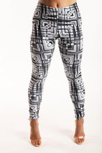Load image into Gallery viewer, Black and White Light Painting Leggings