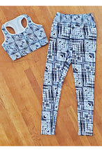 Load image into Gallery viewer, Black and White Light Painting Yoga Leggings
