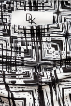 Load image into Gallery viewer, Black and White Light Painting Yoga Leggings
