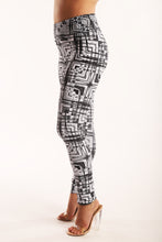 Load image into Gallery viewer, Black and White Light Painting Yoga Leggings
